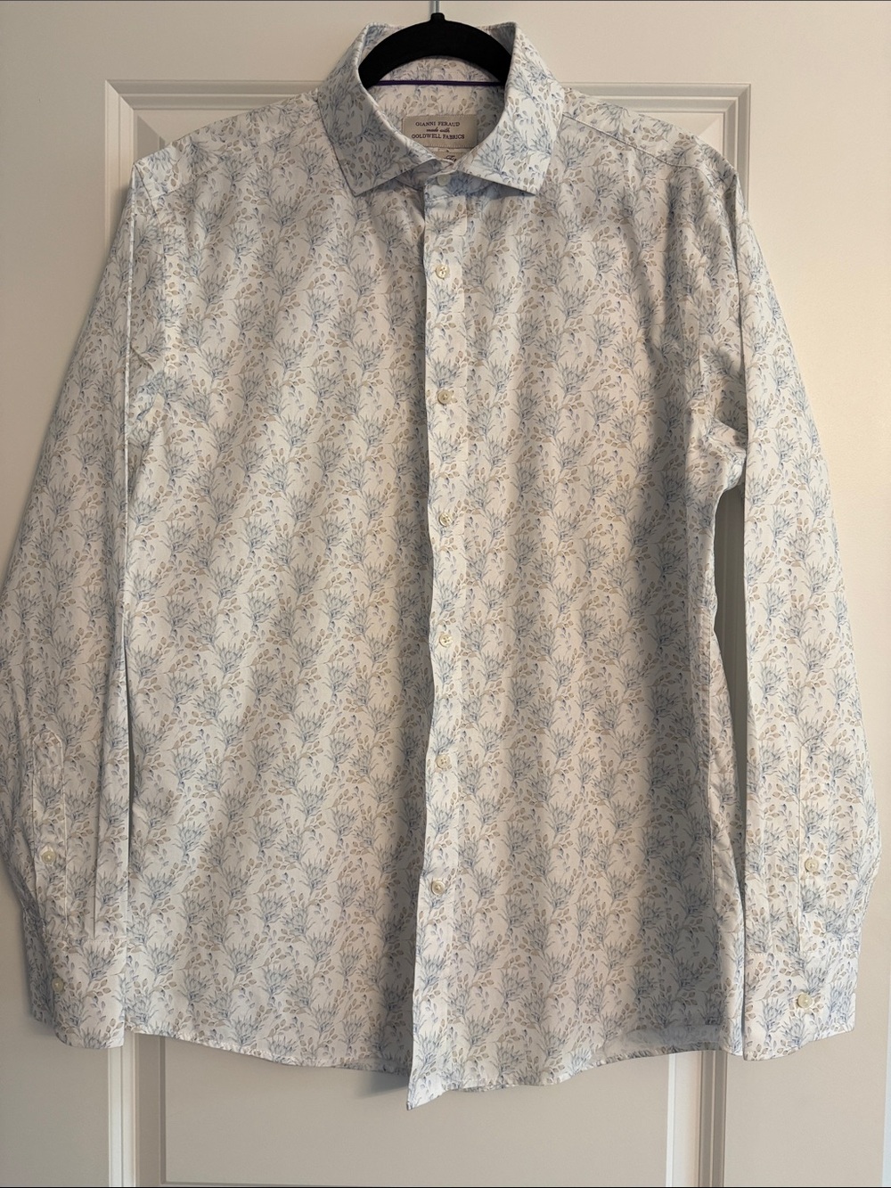 LIKE NEW
Gianni Feraud  Men’s Dress Shirt with Floral Print
